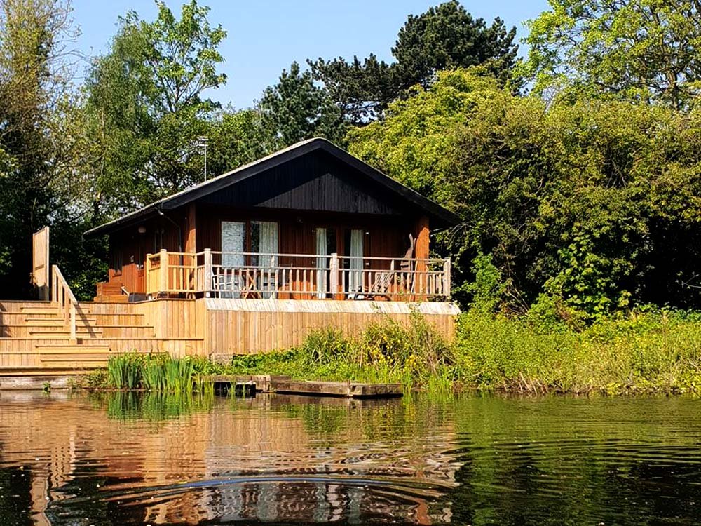 Lakeside Lodges